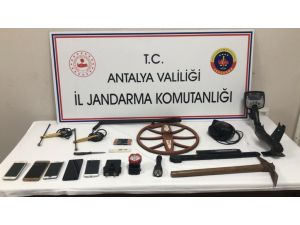 Kemer’de kaçak kazı şüphelileri yakalandı