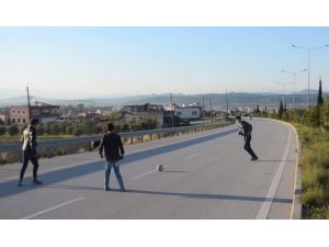 Çocukların Ölümüne Futbol Aşkı