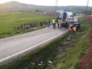 Gaziantep’te İki Araç Kafa Kafaya Çarpıştı: 1 Ölü, 7 Yaralı