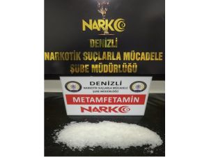 Evlerinin Banyo Tavanında Gizledikleri Zehir İle Yakalandılar