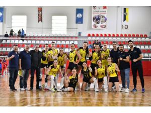 Adam Voleybol Play Off’ta