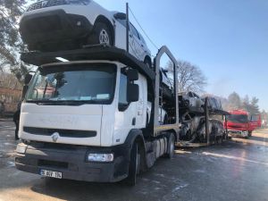 Bucak’ta Araç Yüklü Tır Yandı; 7 Araç Kül Oldu