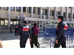 Karı Koca ’Hurda Topluyoruz’ Bahanesiyle Evleri Soydu