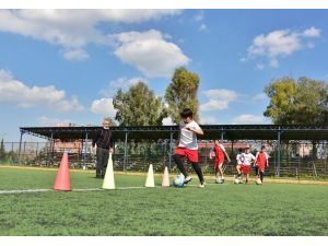 Yüreğir’de Futbol Kursları Başladı