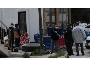 Minik Enes Beton Bloğun Altında Kalarak Hayatını Kaybetti