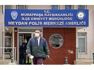 Sokak ortasında dayak yiyen kadını kurtarmak için hayatını hiçe saydı