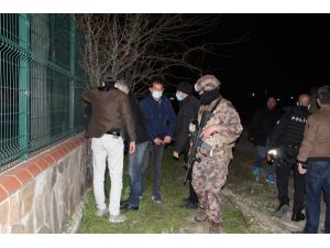 Elindeki Tüfekle Korku Dolu Anlar Yaşatan Genç, 2 Saat Sonra Etkisiz Hale Getirildi