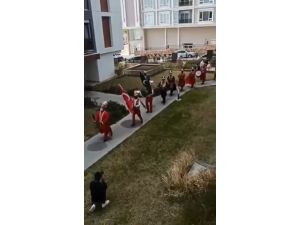 Antalya’da kısıtlama saatinde mehter marşı eşliğinde kız isteme merasimi