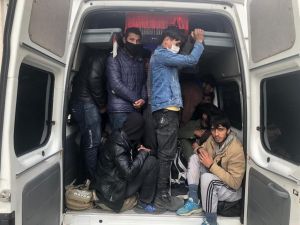 Başkent’te 17 Kişilik Araçtan 40 Düzensiz Göçmen Çıktı
