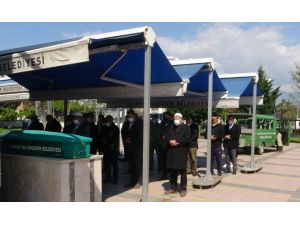 İstanbul’daki Evinde Ölü Bulunan Şükriye Toprağa Verildi