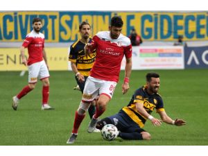 Süper Lig: Mke Ankaragücü:0 Fraport Tav Antalyaspor:0 (İlk Yarı)