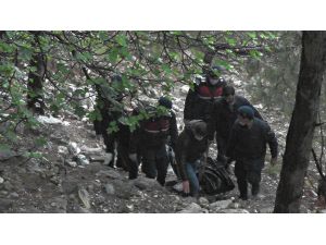 Otel çalışanı genç başından vurulmuş halde bulundu