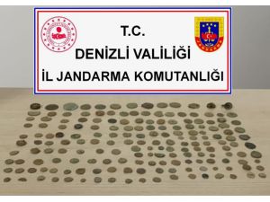 Kaçakçılardan Farklı Dönemlere Ait Çok Sayıda Malzeme Çıktı