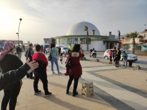 Denizde Kaybolan Çocuğu Polisler Buldu