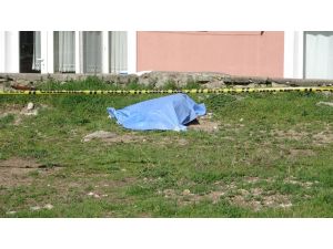 Polisten Kaçamayacağını Anlayınca Kendini Vurdu