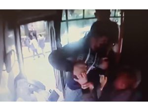 Adana’da İki Genç, Ücreti İsteyen Şoförü Darp Etti