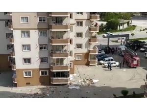 Sinir Krizi Geçiren Adam Ev Eşyalarını 8’inci Kattan Attı