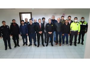 Silah Kaçakçılığını Ortaya Çıkaran Polislere Ödül