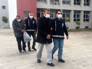 Evini Basan İki Kardeşten Birini Öldürdü Birini Ağır Yaraladı