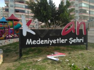 Kozan’da Parklara Zarar Verildi