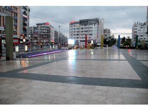 Antalya’da sokaklar ıssızlığa büründü