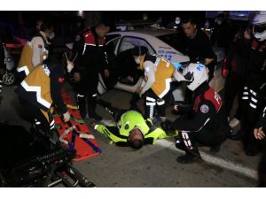 Uygulamadan Kaçan Otomobili Kovalayan Polis Aracı Kaza Yaptı: 2 Yaralı