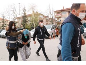 Kendisini Darp Etmeye Çalışan Şahsı Öldüren Kadın Adliyeye Sevk Edildi