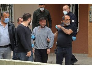 Bunalıma girdi, kendisine bıçakla zarar verdi