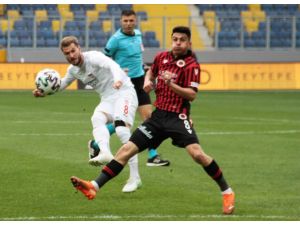 Süper Lig: Gençlerbirliği: 2 - Sivasspor: 0 (İlk Yarı)