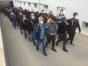"Garantili Kupon" Yalanıyla Vatandaşı Dolandırıp Tavuk Çiftliği Kurdular