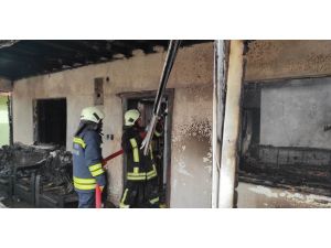 Müstakil Ev Yangında Kullanılamaz Hale Geldi