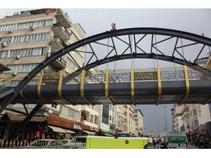 Üst Geçide Çıkarak İntihar Girişiminde Bulundu