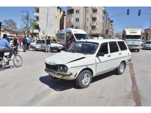 Elbistan’da Trafik Kazası: 3 Yaralı