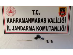 Otobüsle Yolculuk Yaparken Tabancayla Yakalandı