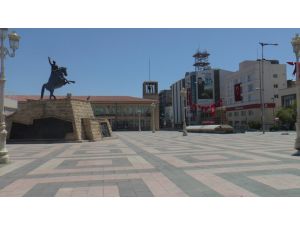 Gaziantep’te Caddeler Ve Sokaklar Boş Kaldı
