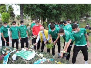 Serik Belediyesporlu futbolculardan Ali Aksu’ya vefa