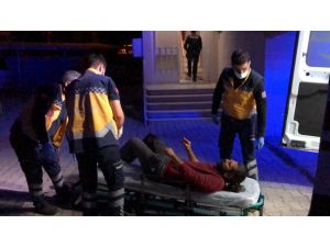 Eşiyle Tartışıp Kendini Bıçakla Yaraladı