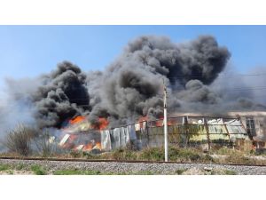 Osmaniye’de Geri Dönüşüm Fabrikasında Yangın