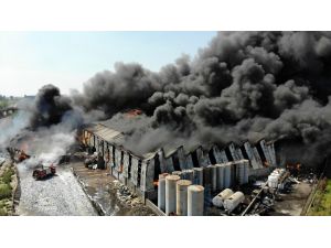 Geri Dönüşüm Fabrikasındaki Yangın Havadan Görüntülendi