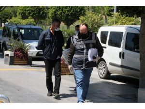 Hırsızlık şüphelisi iki kardeşten biri tutuklandı