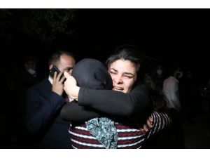 Melek İpek baba ocağında gözyaşlarına boğuldu