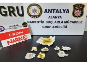 Alanya’da otel odasına uyuşturucu baskını