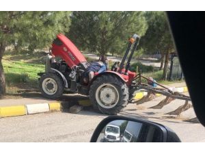 Traktör Kullanırken Kafasına Beton Kiriş Düşen Çiftçi Hayatını Kaybetti