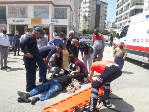 Motosikletler kafa kafaya çarpıştı: 1’i ağır 3 yaralı