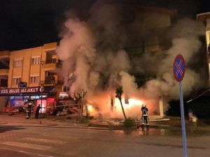 Eczanede çıkan yangın mahalleyi savaş alanına çevirdi