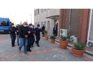 Ellerindeki Tarihi Eserleri Satmak İsterken Jandarmaya Yakalandılar