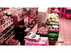 Marketten Aldığı Ürünleri Bırakıp Gözüne Kestirdiği Tost Makinesini Çaldı