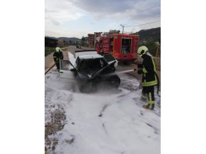Seyir Halindeki Otomobil Yandı