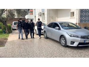 Kuyumcu Şüphelendi, Sahte Dolar Çetesi Çökertildi