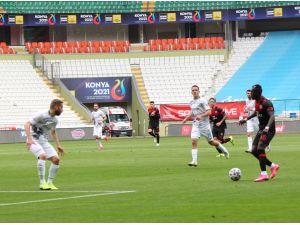 Süper Lig: Konyaspor: 1 - Fatih Karagümrük: 1 (İlk Yarı)